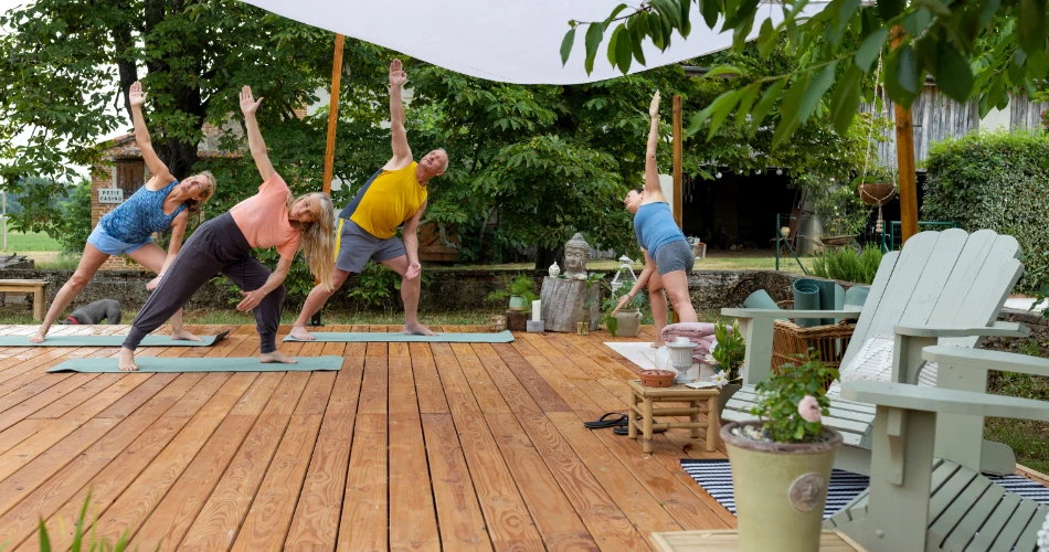 Hanging Gardens: Green Terraces Overlooking the Arabian Sea