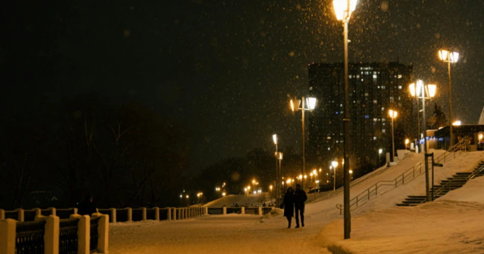 Night Walks at Marine Drive: Mumbai’s Midnight Charm