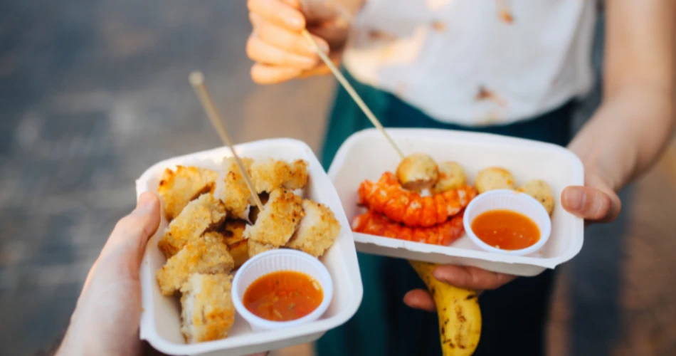 Night Walks at Marine Drive: Mumbai’s Midnight Charm