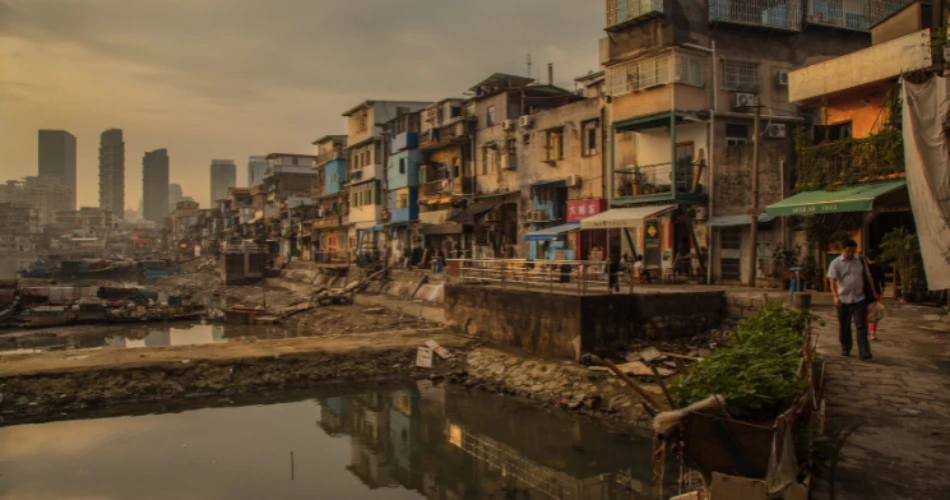 Dharavi: Exploring the Spirit and Enterprise of Asia’s Largest Slum